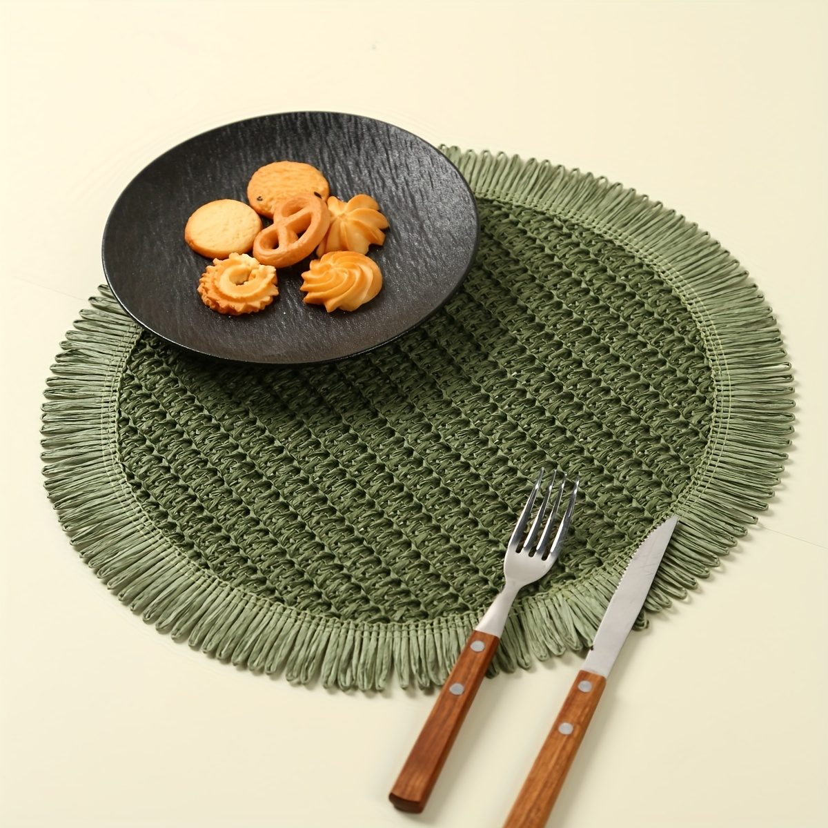 4/6-piece Bohemian Farmhouse Style Round Tassel Placemats