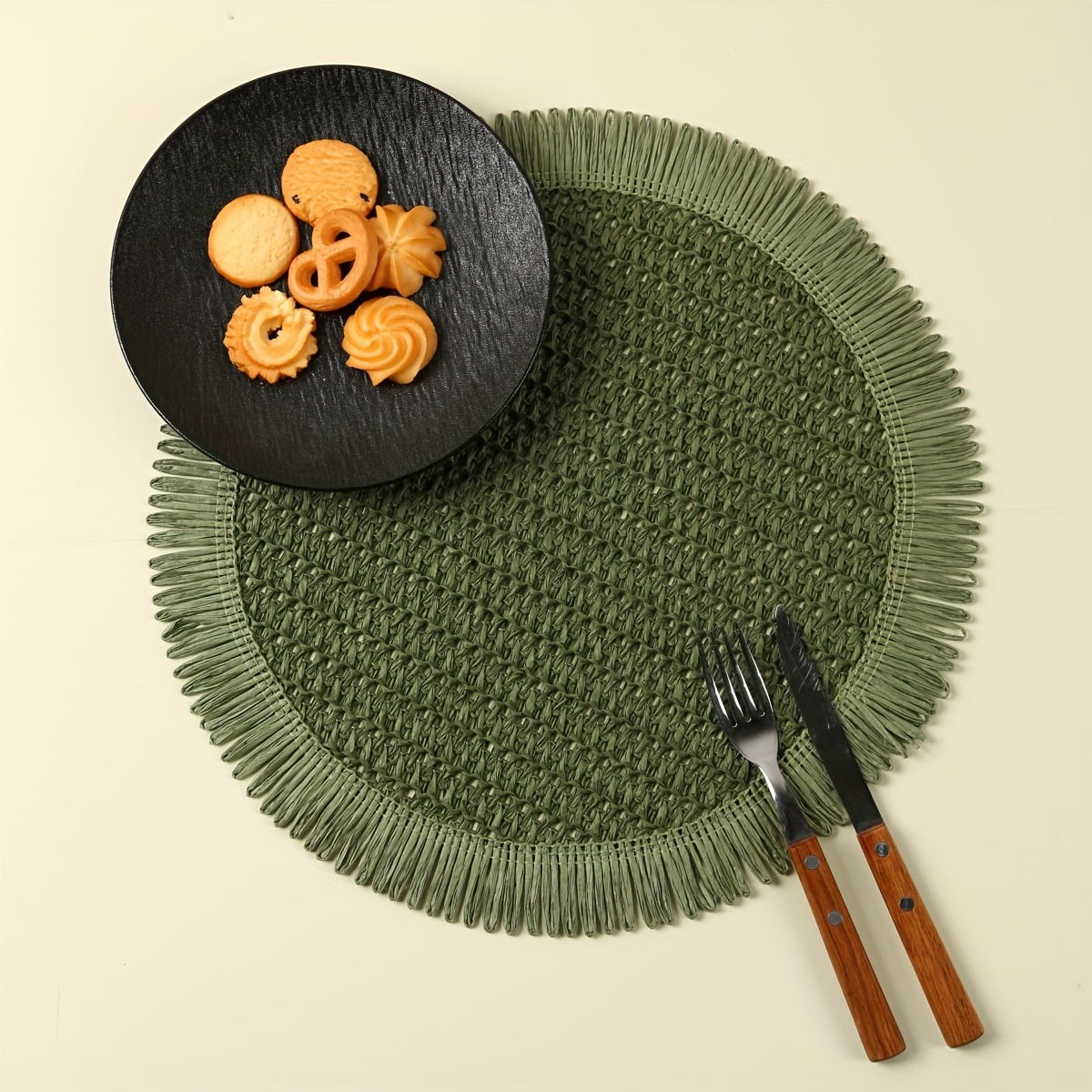 4/6-piece Bohemian Farmhouse Style Round Tassel Placemats