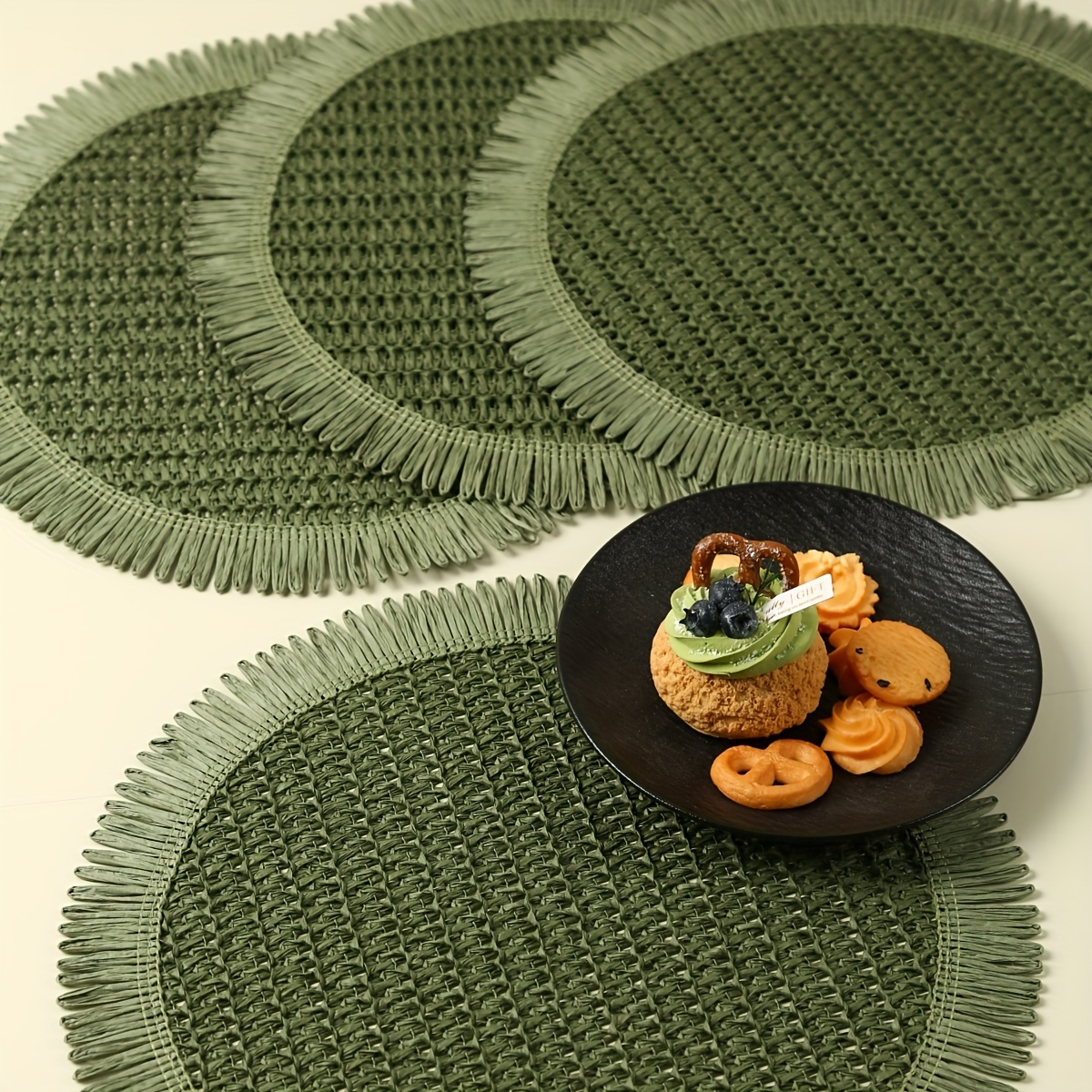 4/6-piece Bohemian Farmhouse Style Round Tassel Placemats